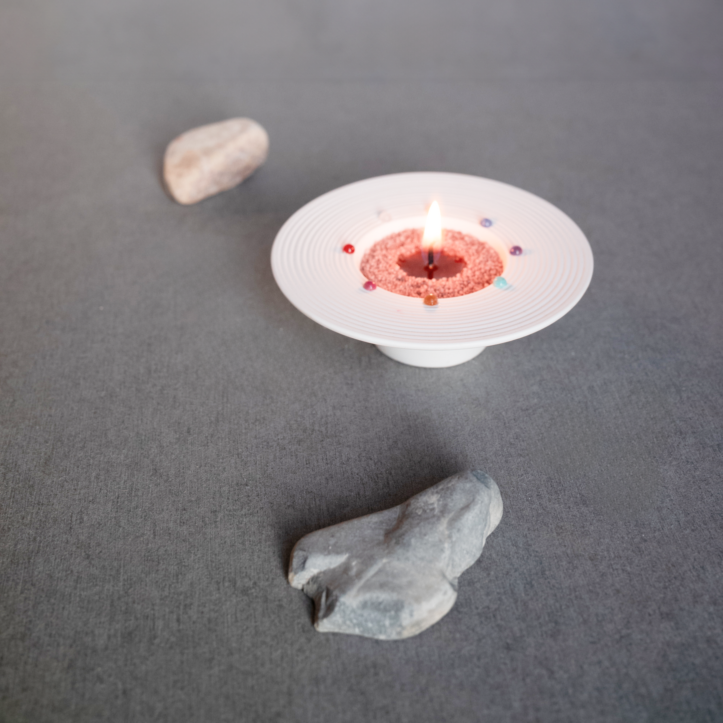 CEDARWOOD INCENSE CONES WITH CERAMIC PLATE