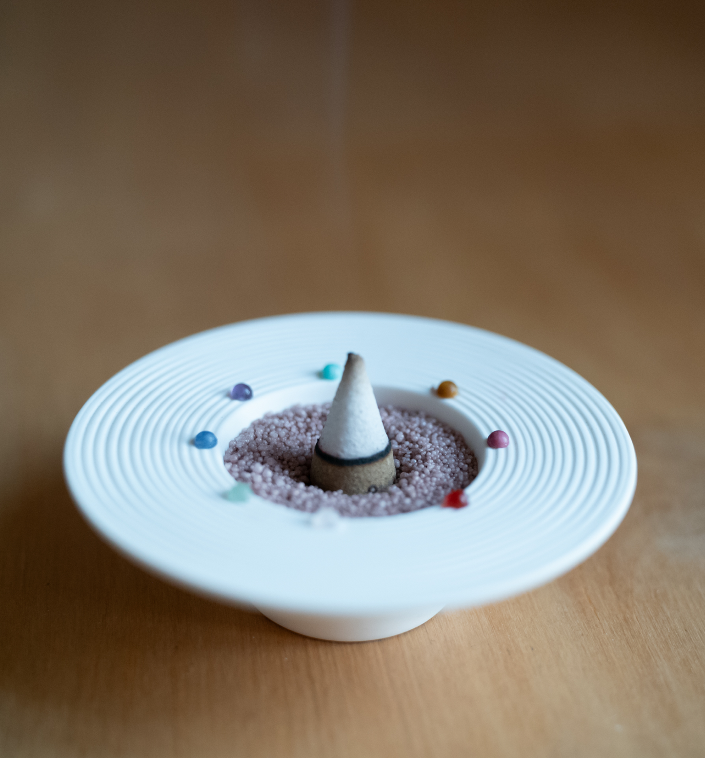 CEDARWOOD INCENSE CONES WITH CERAMIC PLATE