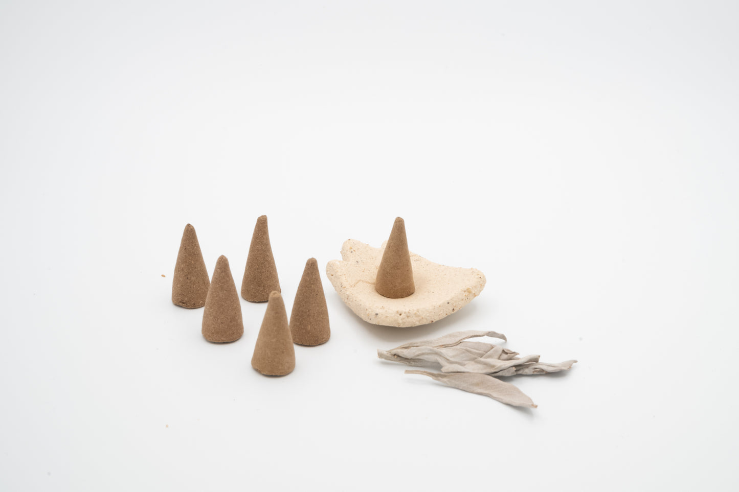 WHITE SAGE INCENSE CONES WITH CERAMIC PLATE