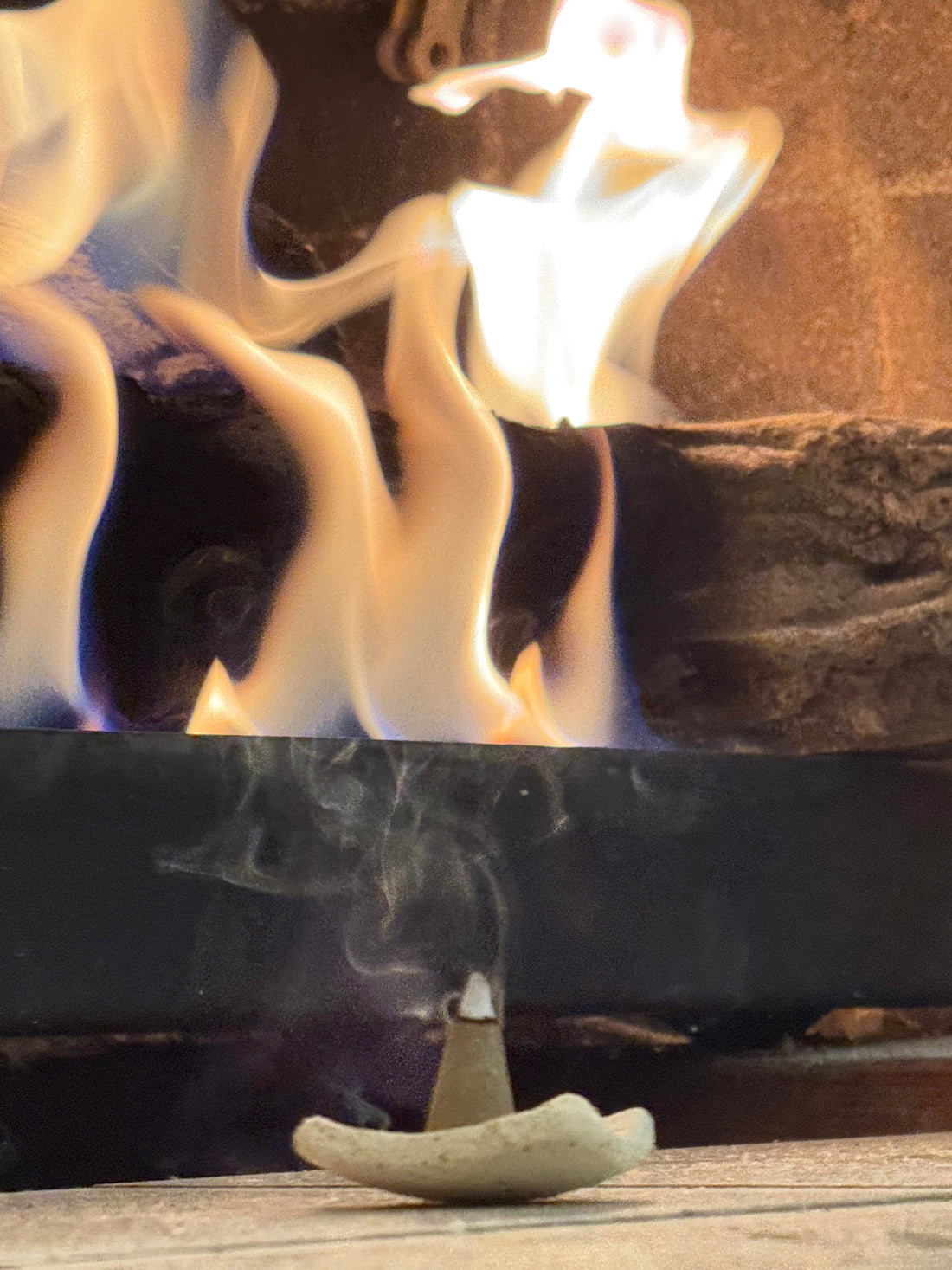 ASMR Sleep Rituals: Why the "Calm Wand" is My Pocket Fireplace